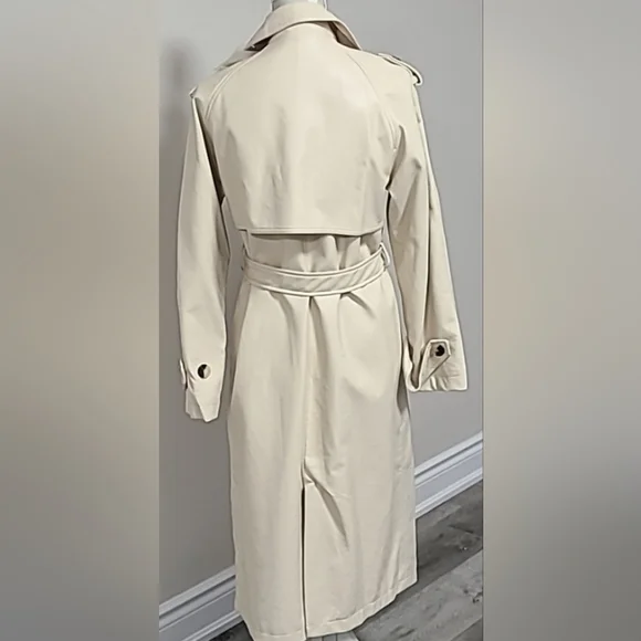 Black Tape Cream button up coat - Picture 2 of 2